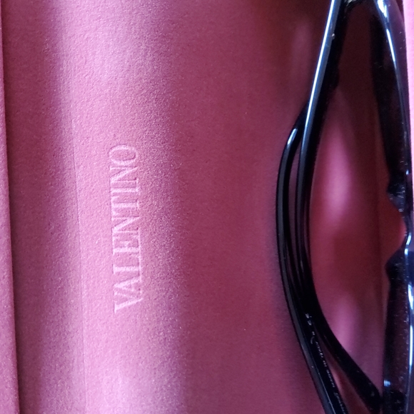 Valentino Sunglasses! NWOT! - Picture 4 of 6